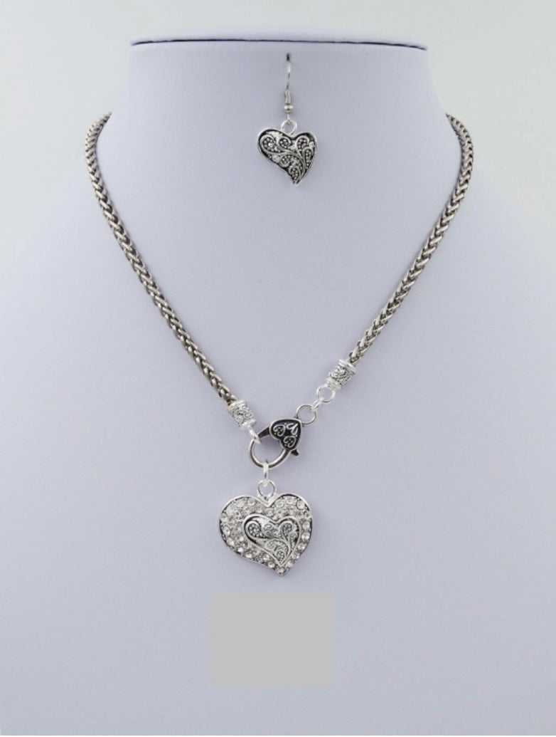 Love locked Necklace set