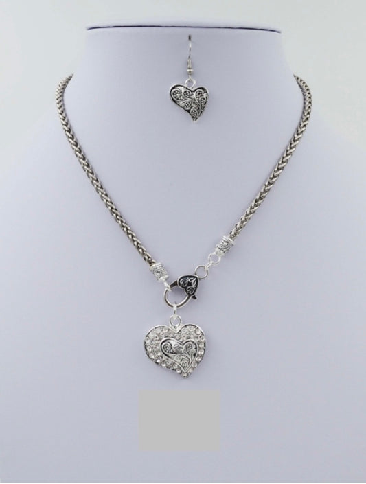 Love locked Necklace set