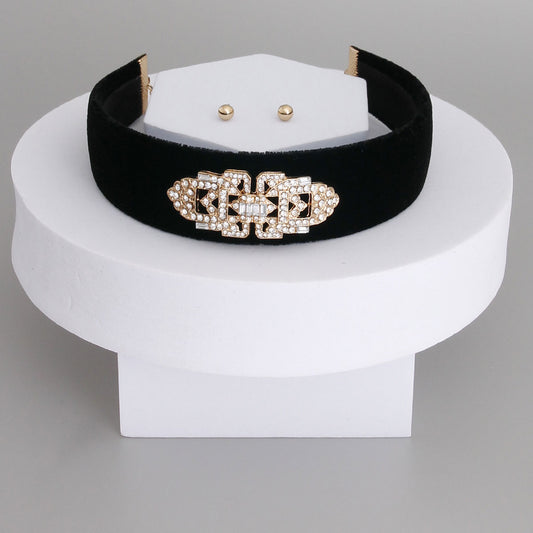 Velvet Stoned Choker