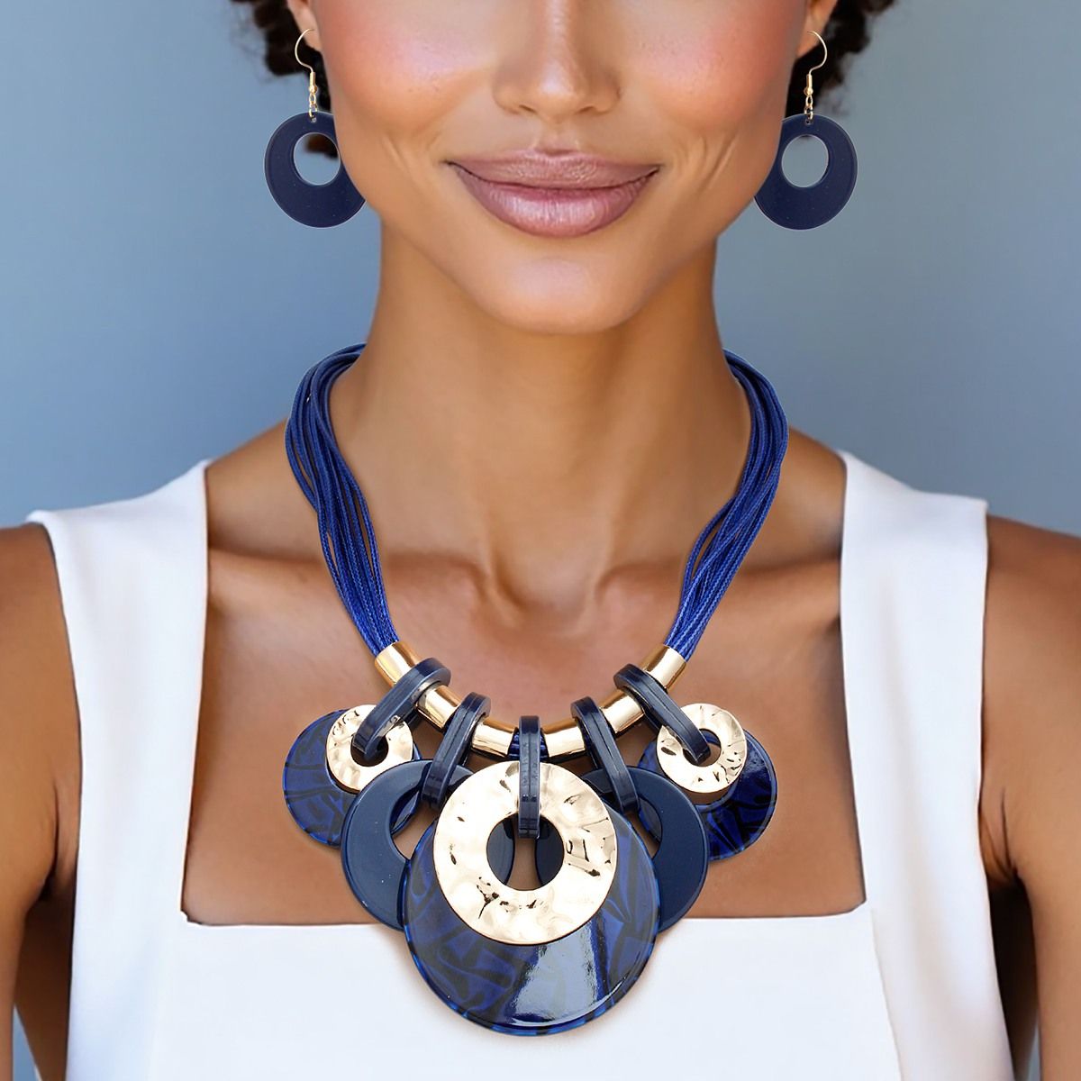 Collar Blue with Gold Cord and Disc Necklace Set