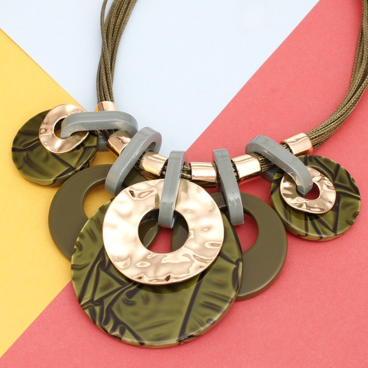 Collar Green with Gold Cord and Disc Necklace Set