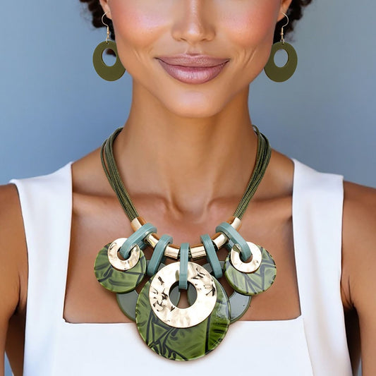Collar Green with Gold Cord and Disc Necklace Set