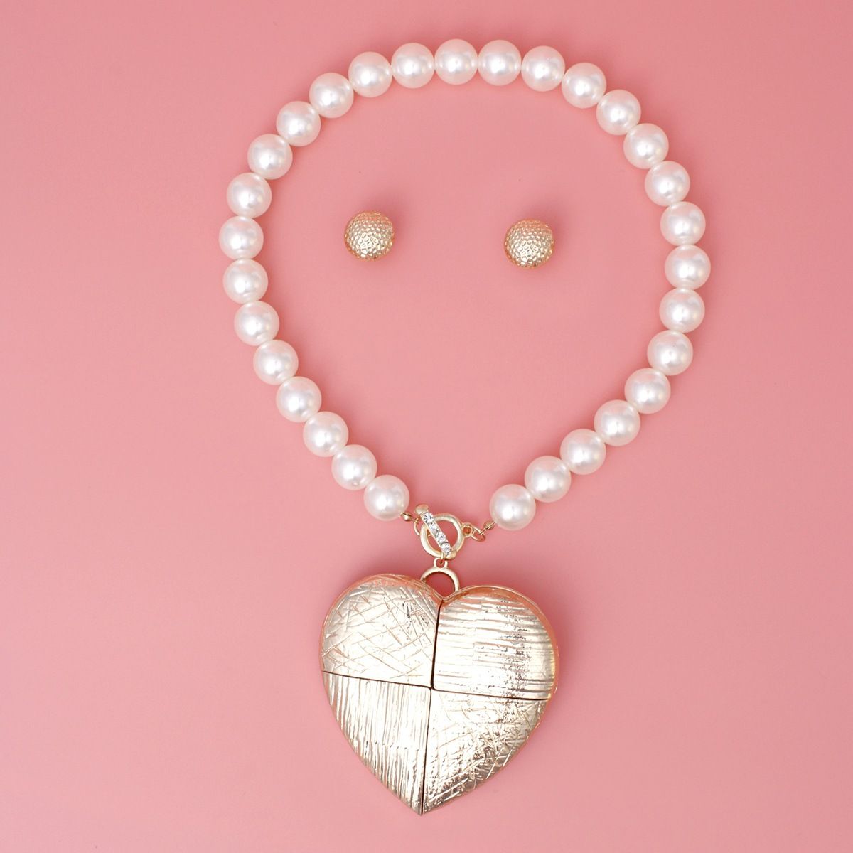 Toggle Gold Patchwork Heart Chunky Pearl Necklace